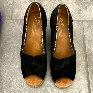 TOMS wedges